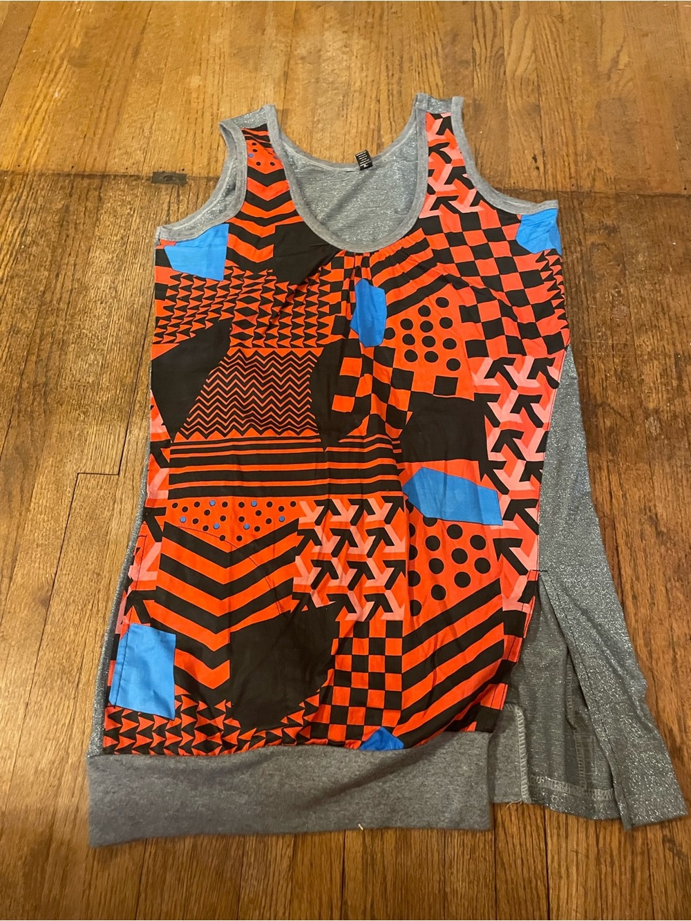 Hello/ Custo Sleeveless Geometric Print Tank Top in Silver, Red, Black & Blue